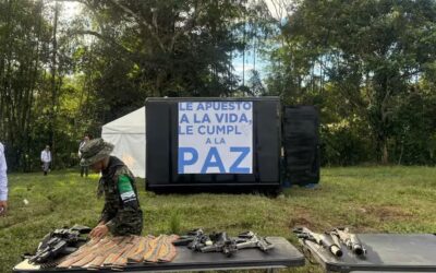 99 guerrilleros de la CNEB entregan sus armas y avanzan en proceso de paz