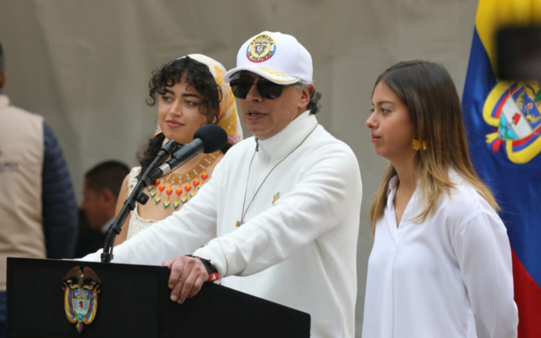Petro ejerce su voto e insta a acatar resultados en electorales presidencial