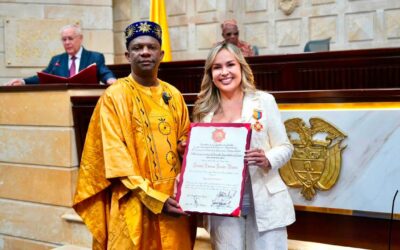 Alcaldesa Johana Aranda recibe la Orden Simón Bolívar