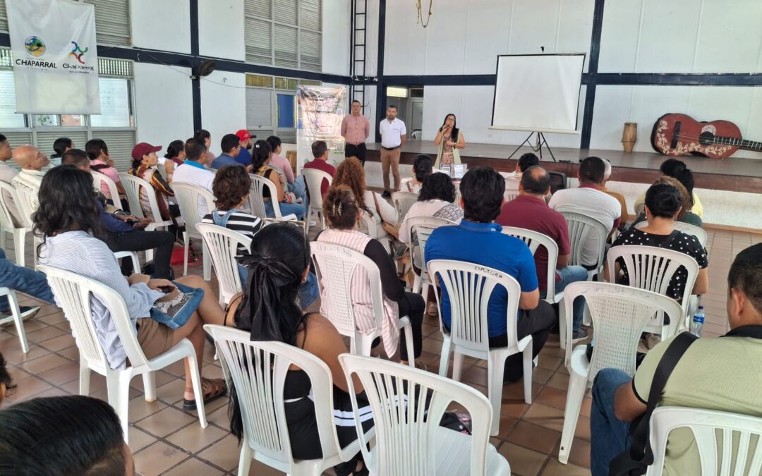 Chaparral moderniza su comercio para la Feria del Café