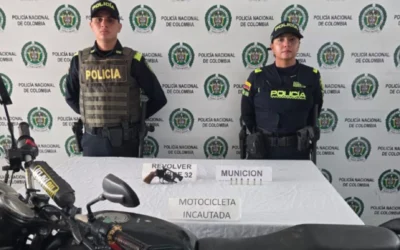 Huye de la Policía y abandona un revólver y una motocicleta en El Espinal