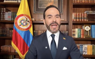 Profesionales colombianos claman a De la Espriella por bloqueo de visas hacia EE. UU.