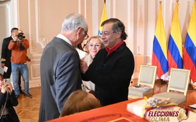 Ministro Guillermo Alfonso Jaramillo recibe la Orden de Boyacá