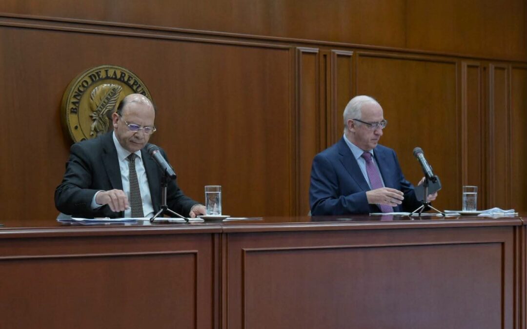 Banco de la República mantiene la tasa de interés en 12 % antes del cambio de Gobierno