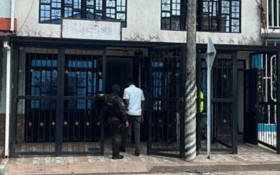 Allanamiento en el sur de Ibagué deja dinero y equipos bajo investigación