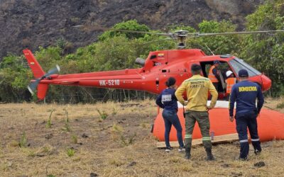 Bomberos del Meta se suman a las labores de control de incendios forestales en el Tolima