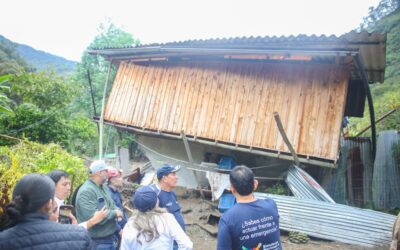 Acompañamiento a familias afectadas por creciente en el Cañón del Combeima
