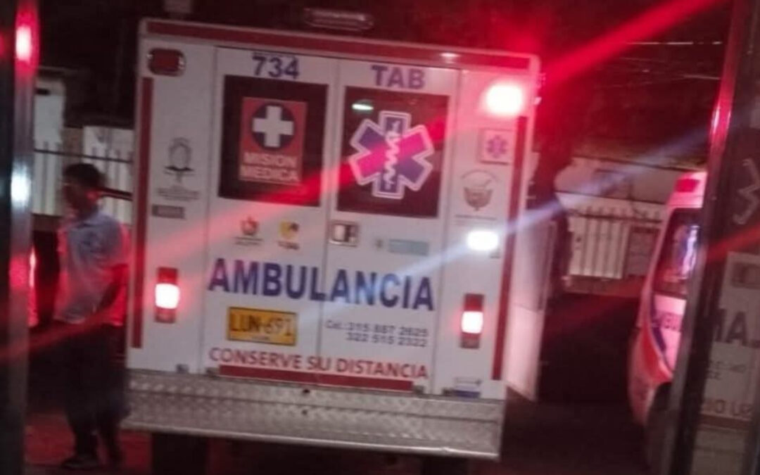 Choque entre moto y camioneta deja dos heridos graves en Ataco