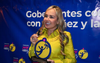 Johana Aranda recibe por segundo año premio nacional por la niñez